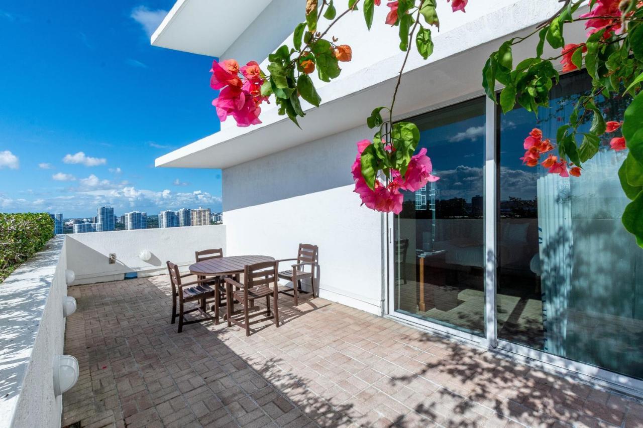 Trump Intl 2 Bedroom Apartment 1600 Sf Ocean And Bay View With Terrace Miami Beach Exterior photo