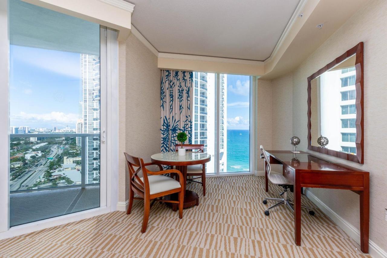 Trump Intl 2 Bedroom Apartment 1600 Sf Ocean And Bay View With Terrace Miami Beach Exterior photo