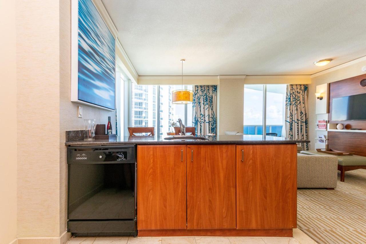 Trump Intl 2 Bedroom Apartment 1600 Sf Ocean And Bay View With Terrace Miami Beach Exterior photo